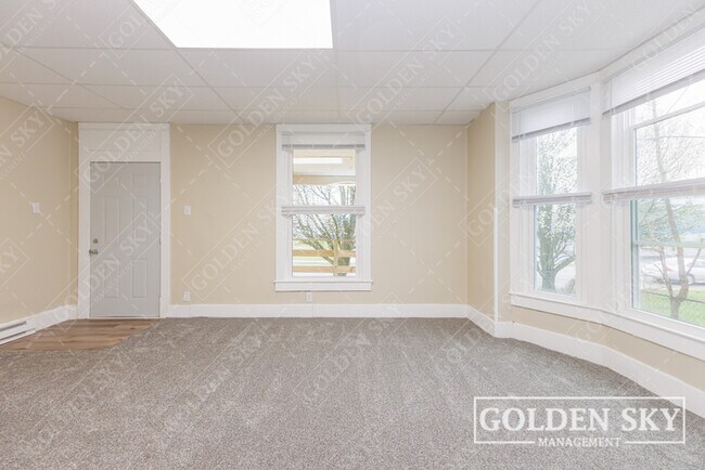 Foto del edificio - 219 E Willard St