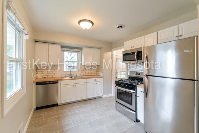Foto del edificio - 11712 Norway St NW