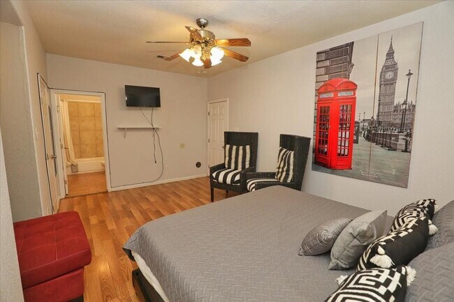 Foto del edificio - 13121 Vickery St