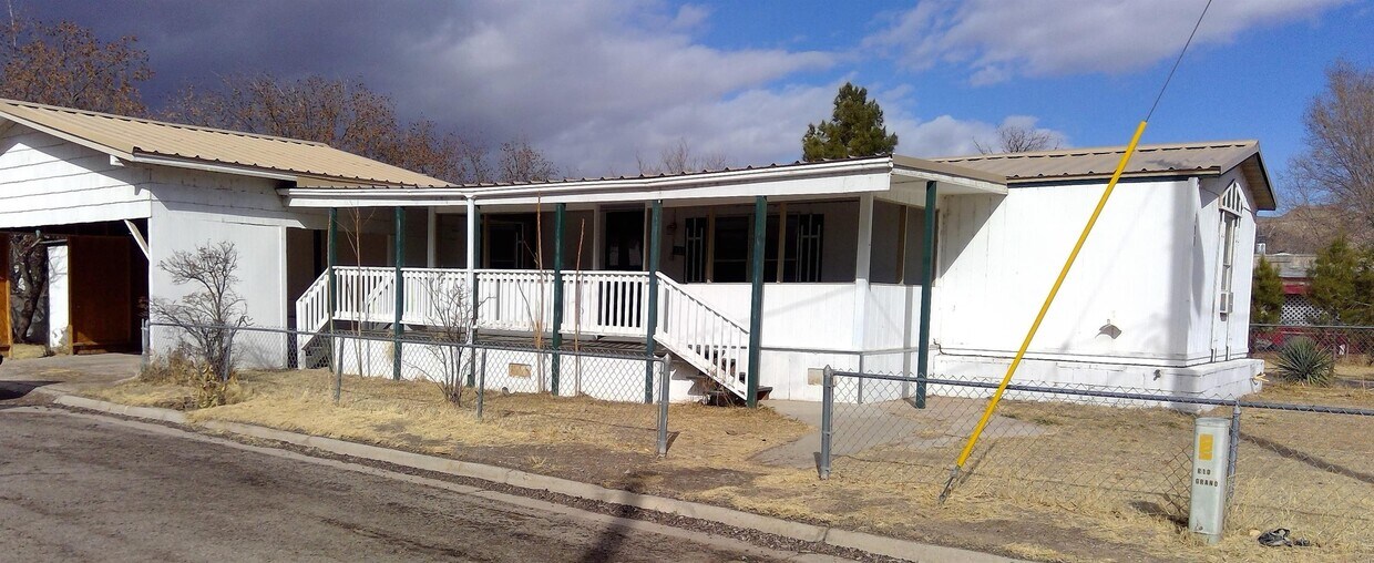 Primary Photo - 131 Rio Grande Ave