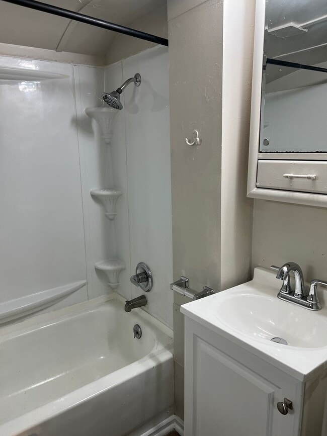 Foto del edificio - 1247 W Lee St