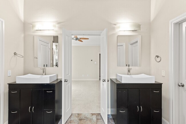 Foto del edificio - 5610 Kiam St