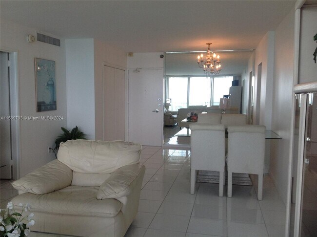 Building Photo - 5151 Collins Avenue Apt #1119, Miami, FL 3...