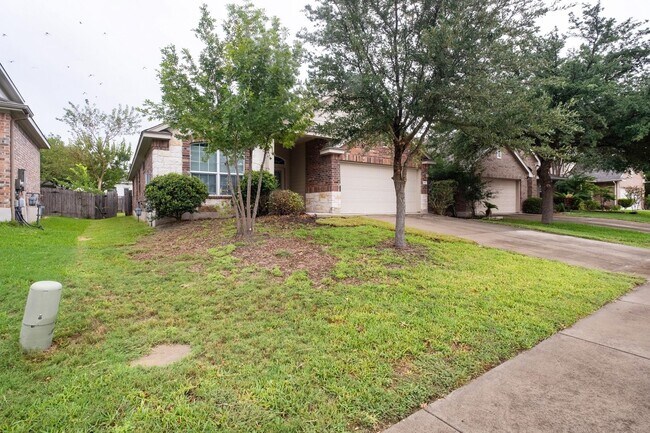 Building Photo - Spacious 4 Bedroom 2 Bath Home in Pioneer ...