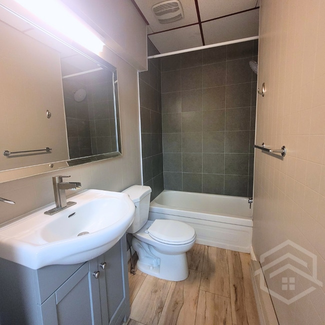 Building Photo - 1-Bedroom Apartment in Simcoe!!