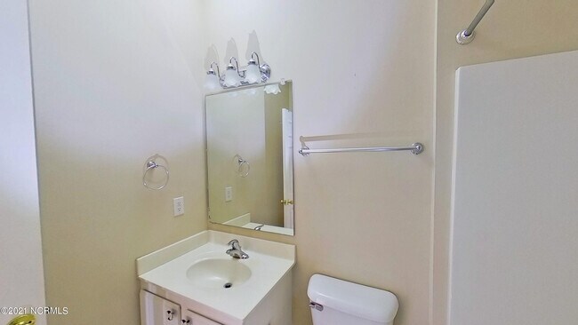 Building Photo - 3923 Spicetree Dr