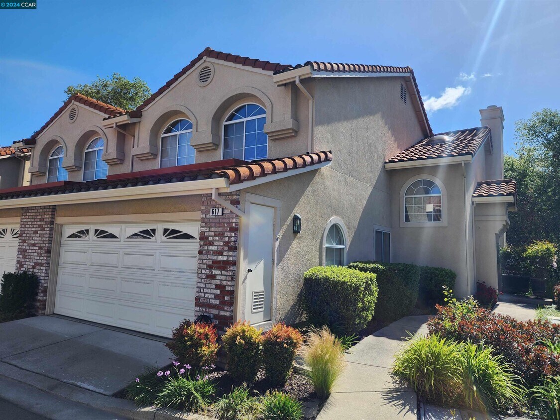 Primary Photo - 617 S Blackbrush Ln