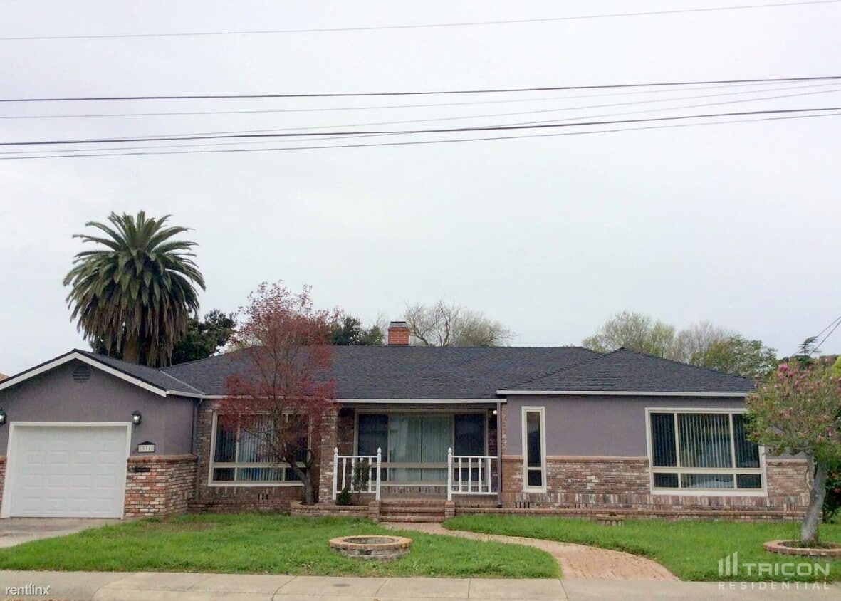 Primary Photo - 331 Lofas Pl