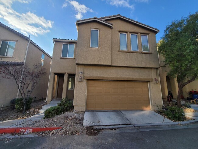 Foto del edificio - 2 story, 2 car garage, patio, All applianc...