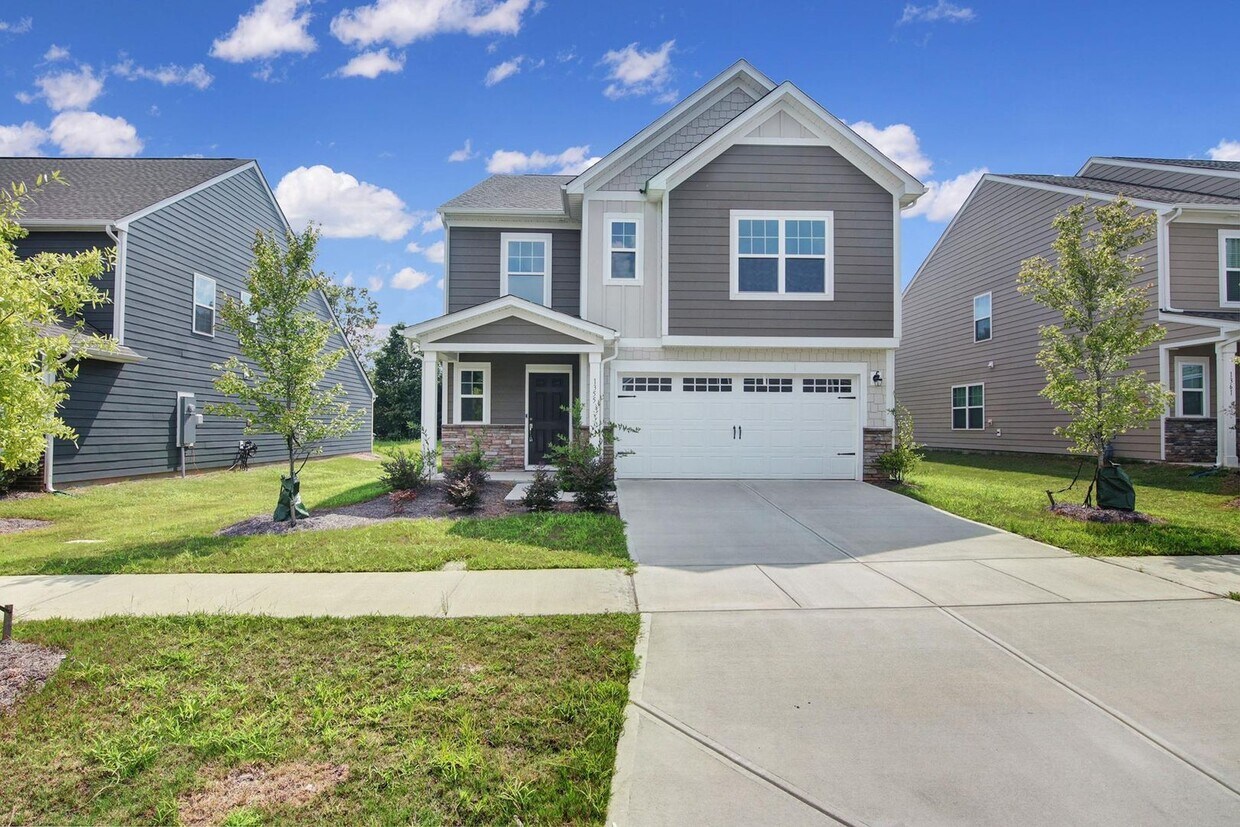 Foto principal - Fresh 5 Bed 3 Bath Lennar home in Monroe!