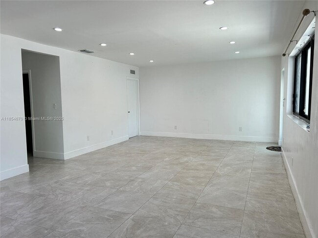 Foto del edificio - 911 79th Terrace