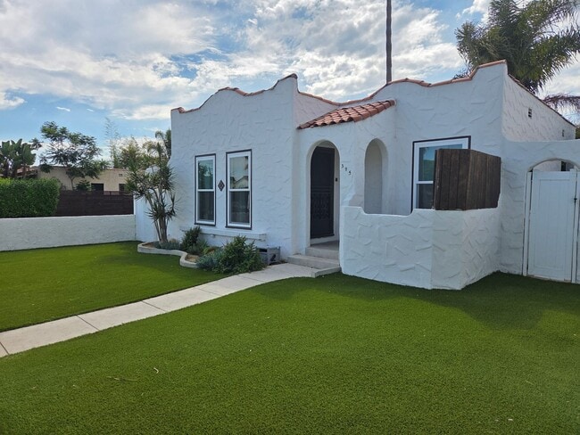 Foto del edificio - Updated 2 Bedroom 1 Bathroom Mid-town Home