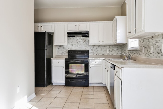 Building Photo - 3204 Cloverridge Dr