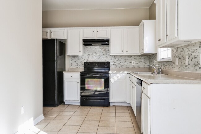 Foto del edificio - 3204 Cloverridge Dr