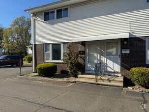 Building Photo - 466 Middletown Ave