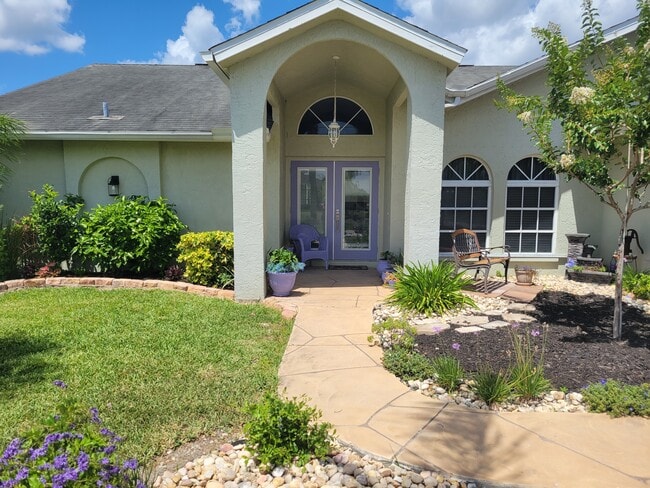Front Entrance - 704 SW 11th Pl