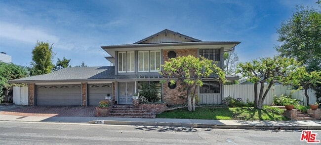 Building Photo - 2324 Banyan Dr