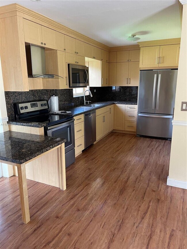 Foto del edificio - 1325 N 16th Ct