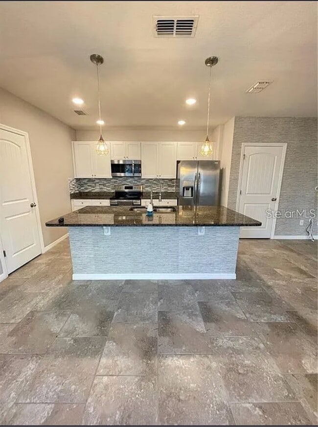Building Photo - 16525 Outter Grv Aly