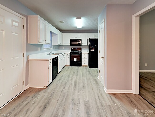 Building Photo - 201 Ranch Ct