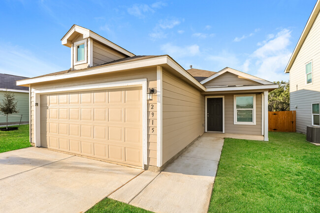 Building Photo - 2915 Ruby Xing, San Antonio, TX