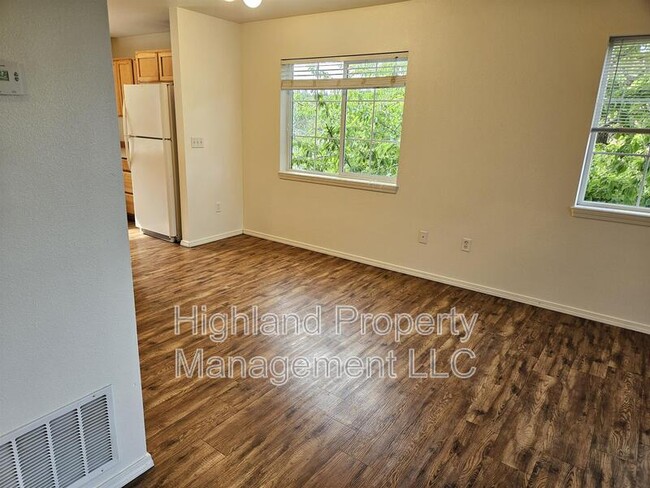 Foto del edificio - 316 NE Whitman St