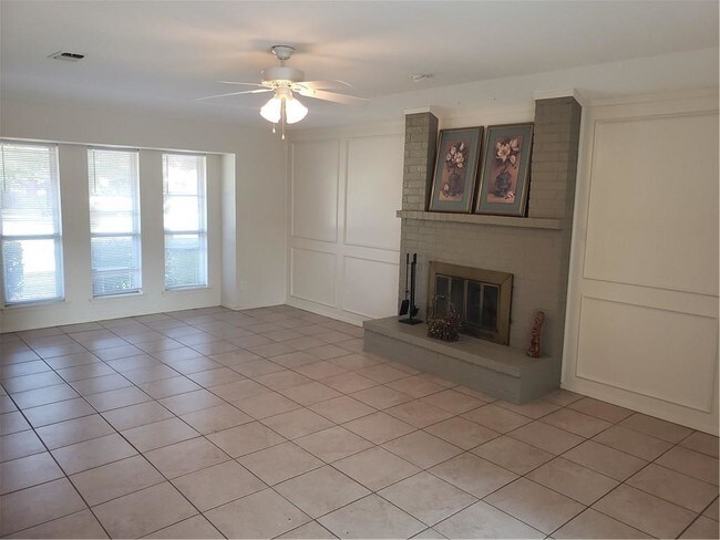 Foto del edificio - 2961 Red Bird Ln