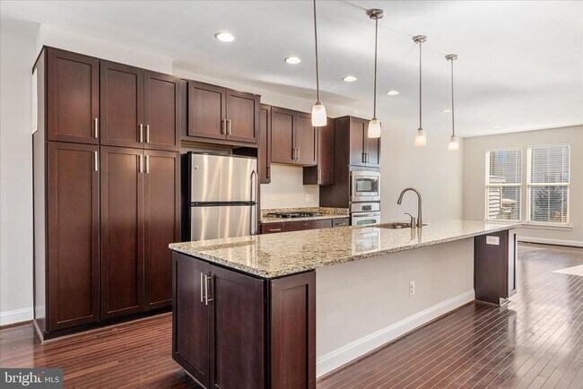 Foto del edificio - 42211 Yancey Terrace