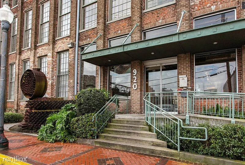 Primary Photo - 1 br, 1 bath Condo - 920 Poeyfarre Street 239
