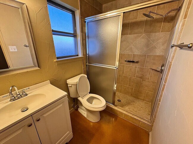 Building Photo - 5204 Hideaway Ct