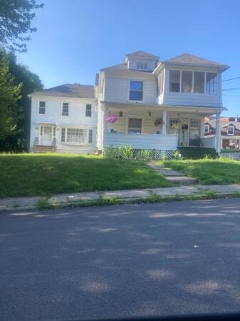 Foto principal - 215 Rochester St