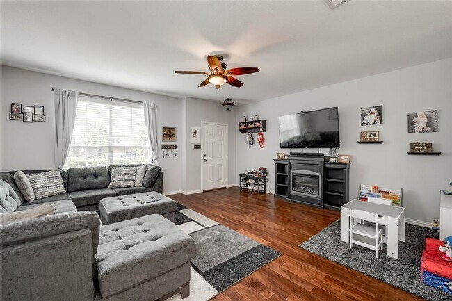 Foto del edificio - 12221 Buzz Schneider Ln
