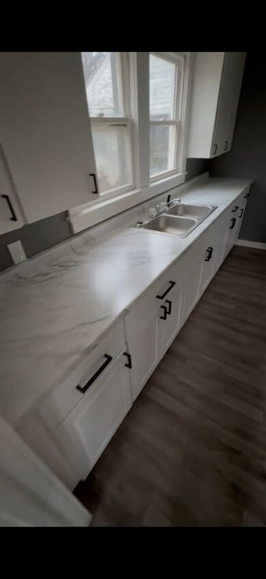 Foto principal - Coming Soon — Renovated 1 Bedroom Home in Nevada, MO!