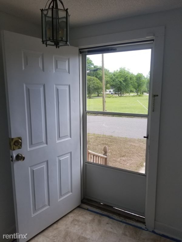 Foto del edificio - 3 br, 2 bath House - 105 Church St