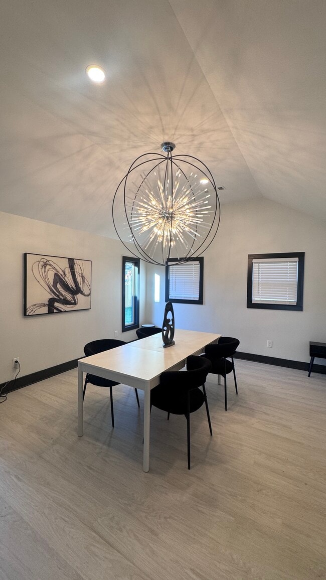 Building Photo - 2054 Fargo Pl SE