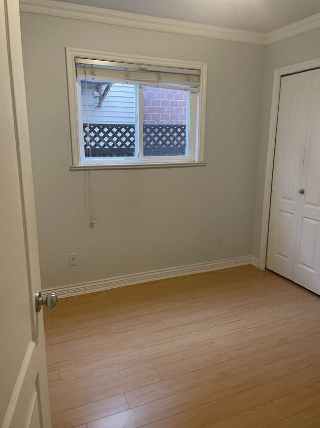 Building Photo - 7441 Victoria Dr