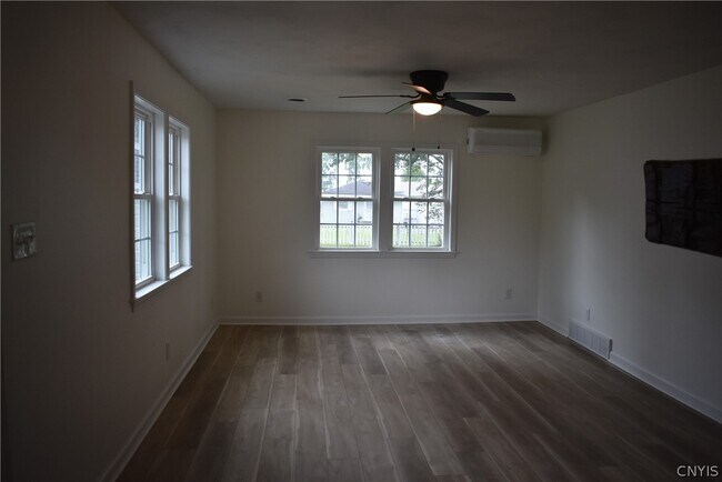 Foto del edificio - 9010 Kennedy Ln