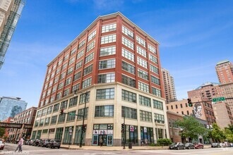 Building Photo - 1020 S Wabash Ave