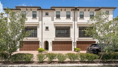Building Photo - 3215 W De Leon St