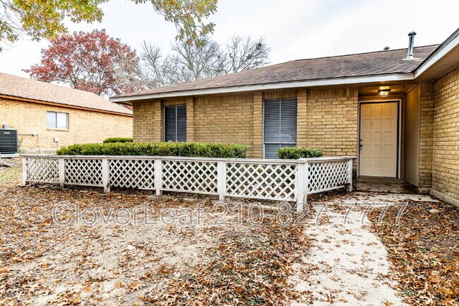 Foto del edificio - 5017 Cherry Tree Dr