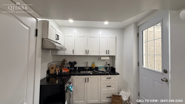 Photo du bâtiment - 1569 Edgecroft Dr