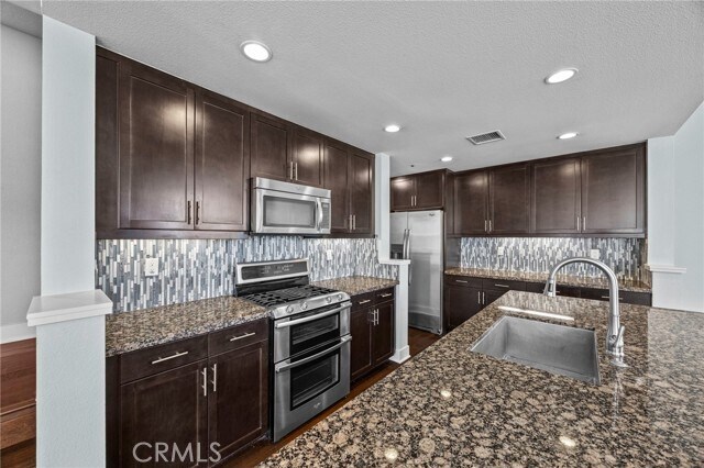 Building Photo - 3 Compass Ct