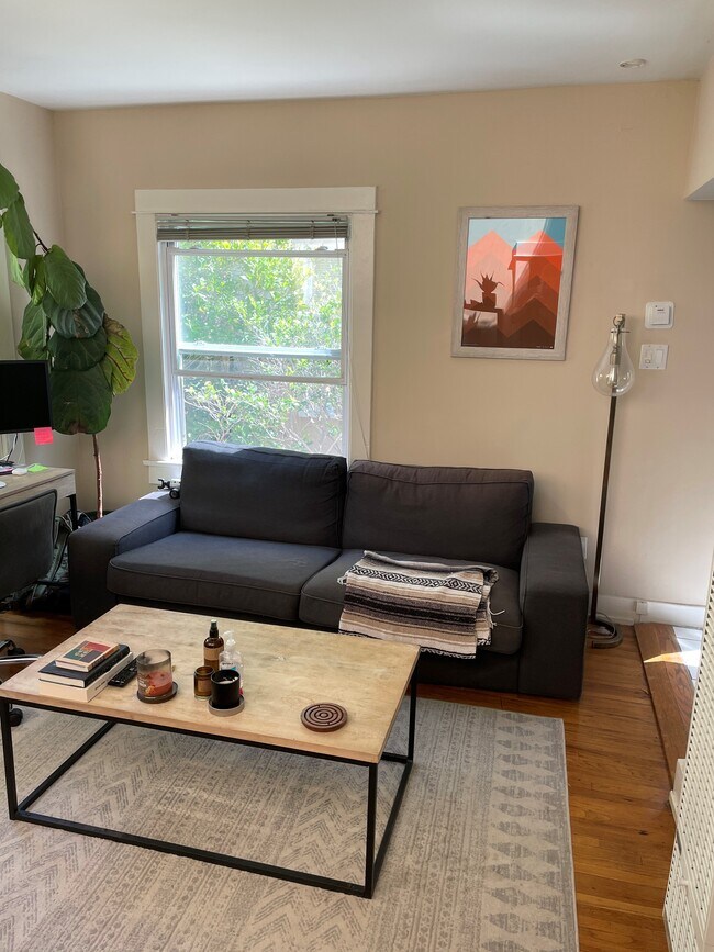Living Rm - 2816 Arizona Ave