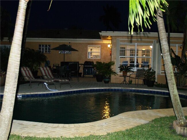 Foto del edificio - 765 E Dayton Cir