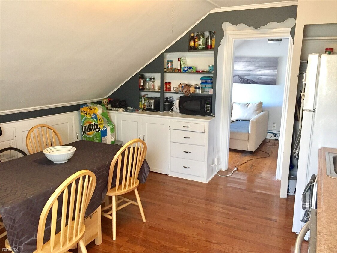 3 br, 1 bath - 174 Mountain Ave - 3 br, 1 bath  - 174 Mountain Ave