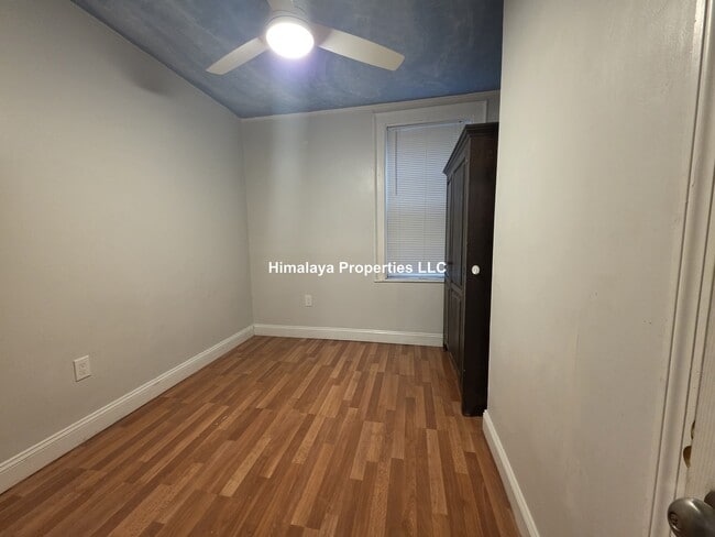 Building Photo - 26 Mayfield St