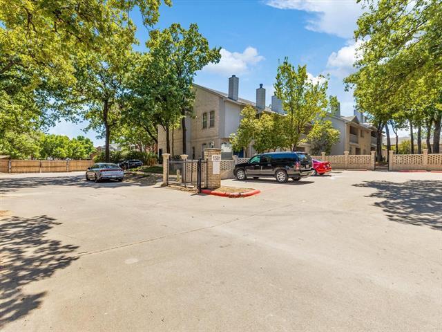 Foto del edificio - 1501 Cedar Elm Dr