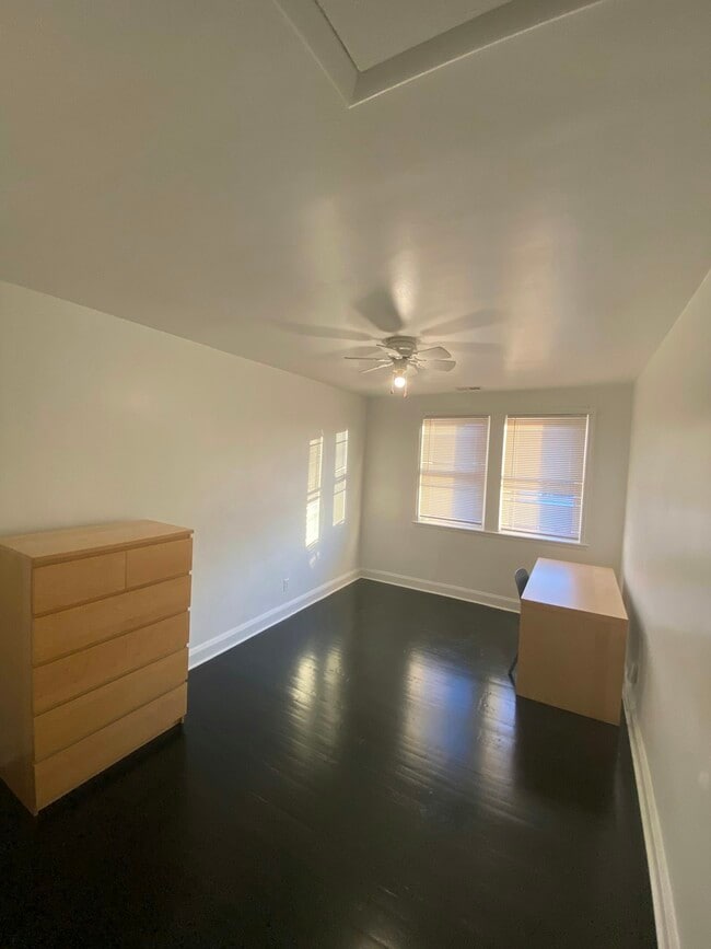 Photo - 1543 Northwick Rd Apartment