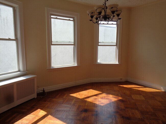 Building Photo - Dyker Heights Two Bedroom