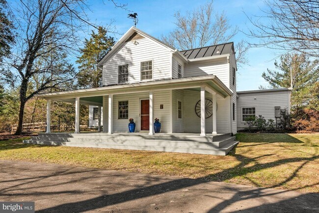 Foto del edificio - 326 Walker Rd
